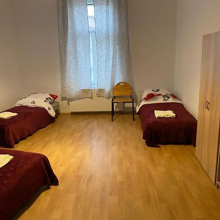 Apartments Tomkova Hradec Kralove Exterior foto