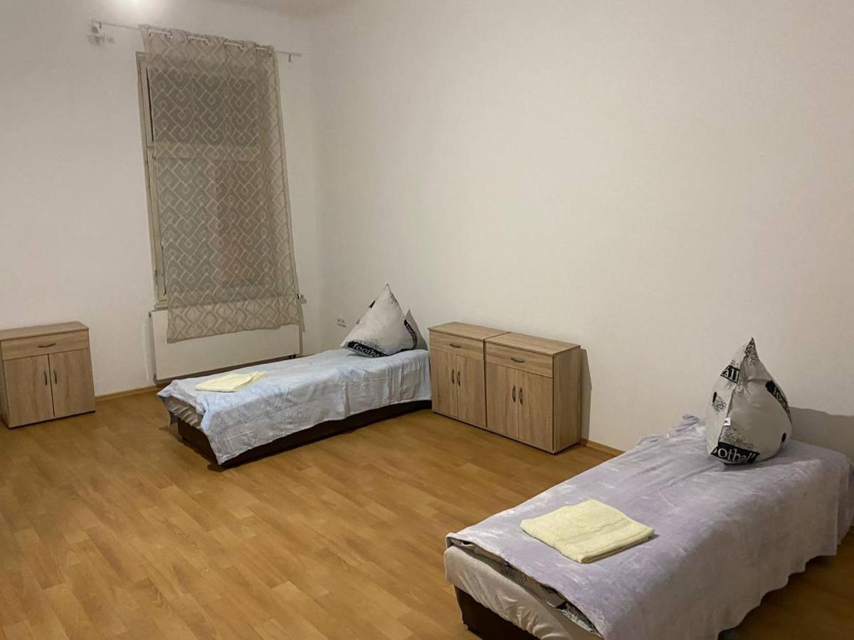 Apartments Tomkova Hradec Kralove Exterior foto