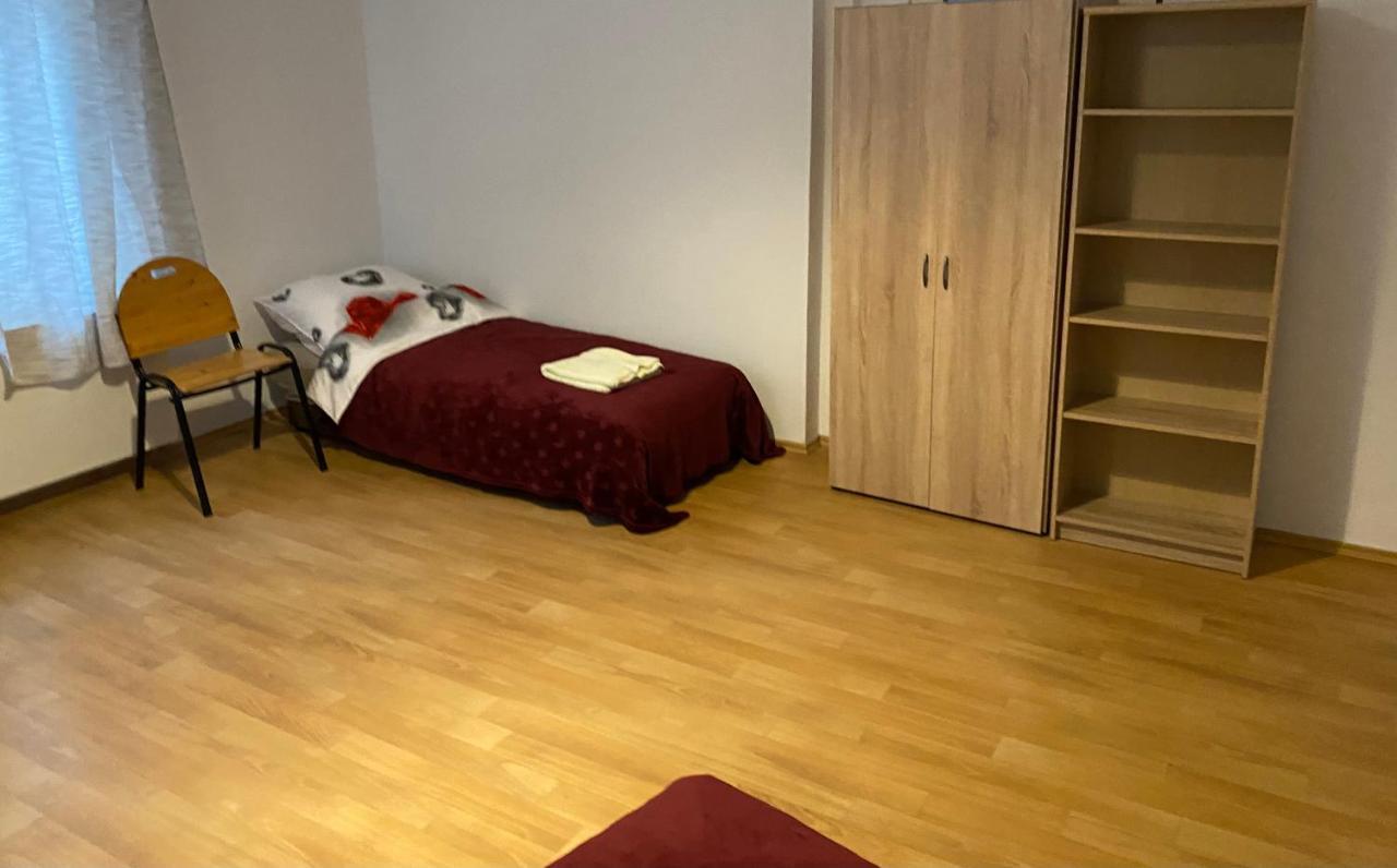 Apartments Tomkova Hradec Kralove Exterior foto