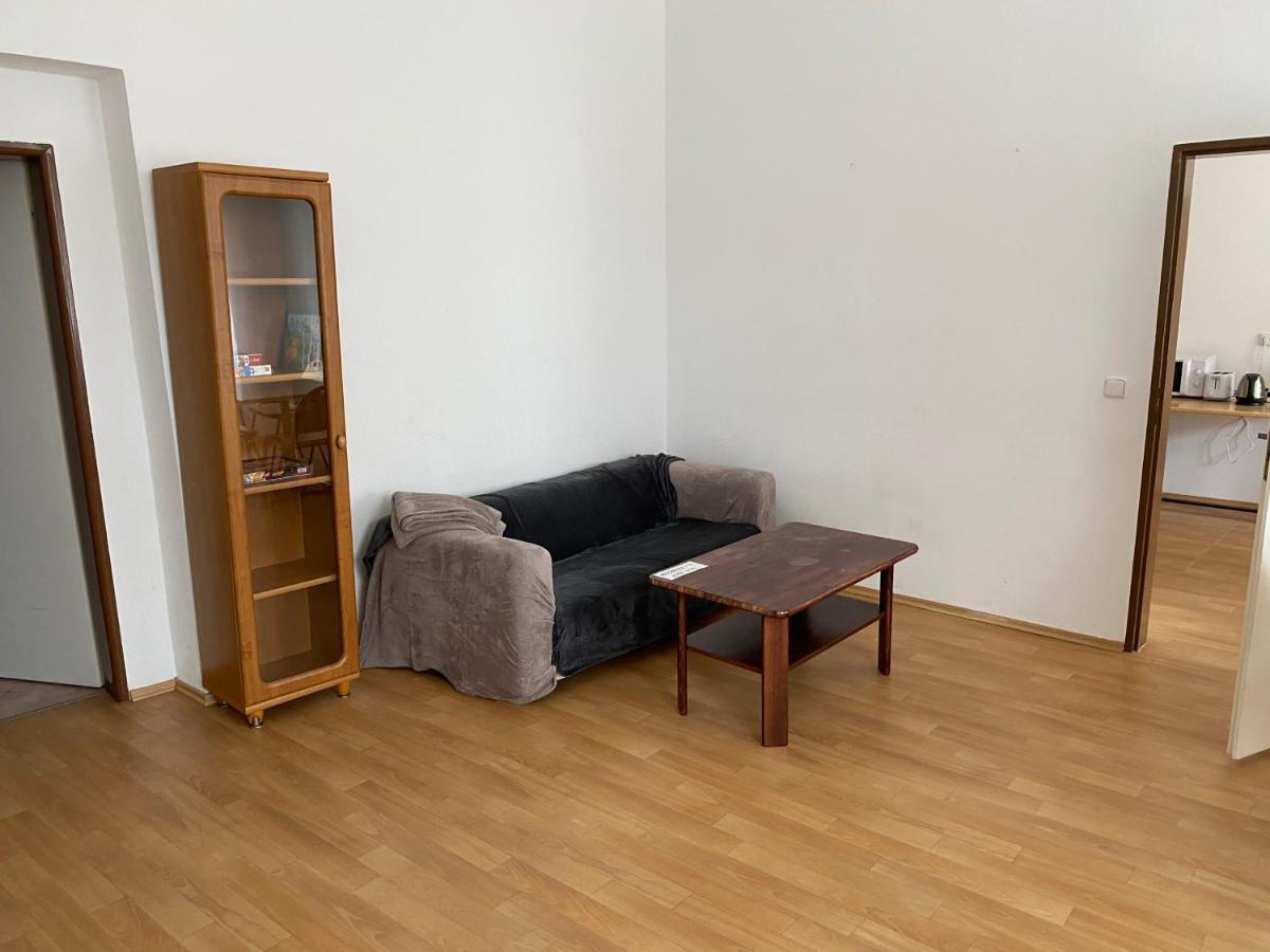 Apartments Tomkova Hradec Kralove Exterior foto