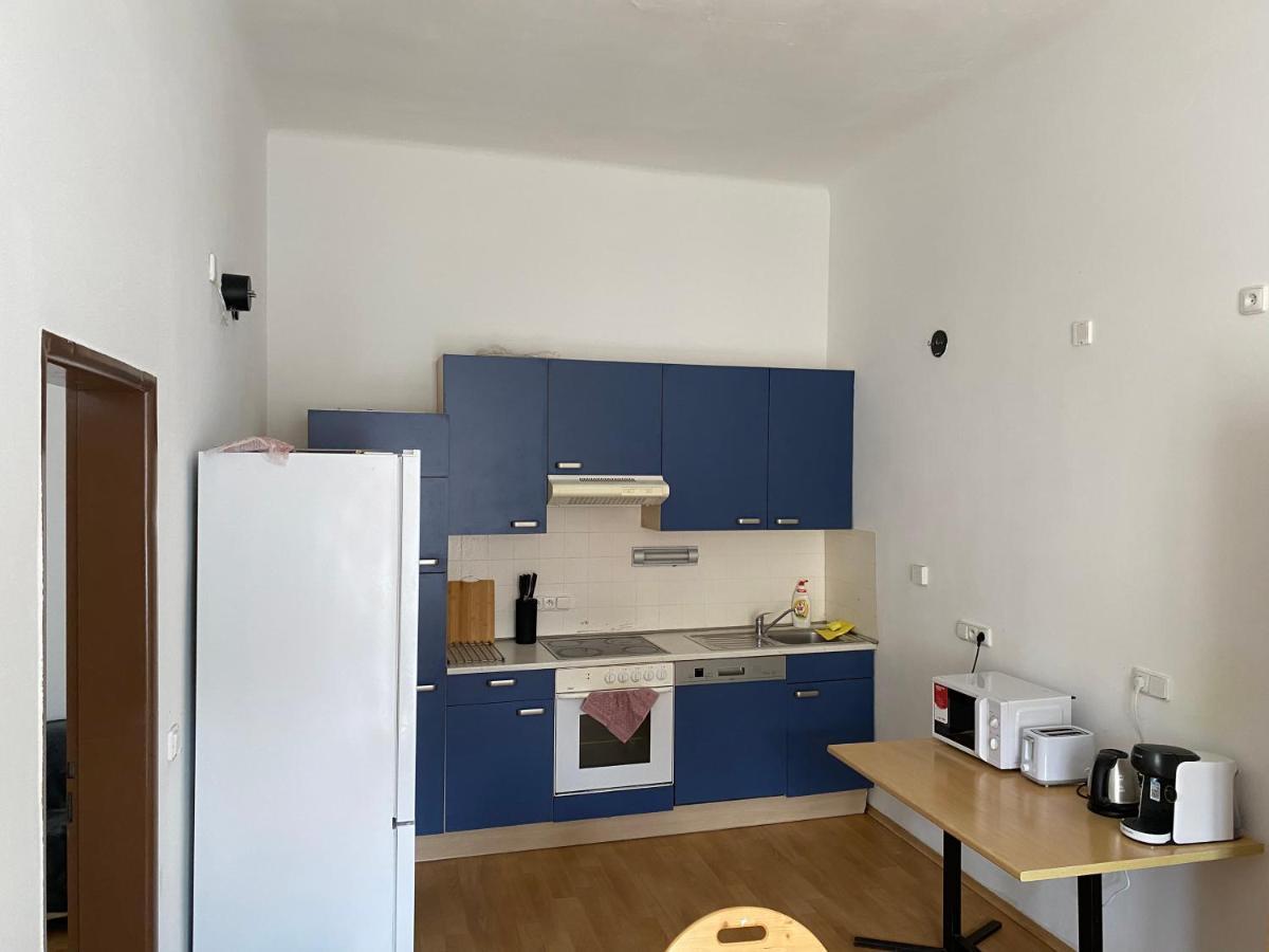 Apartments Tomkova Hradec Kralove Exterior foto